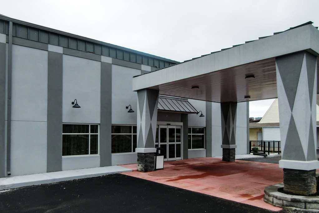 Days Inn & Suites By Wyndham Bowling Green Exterior photo