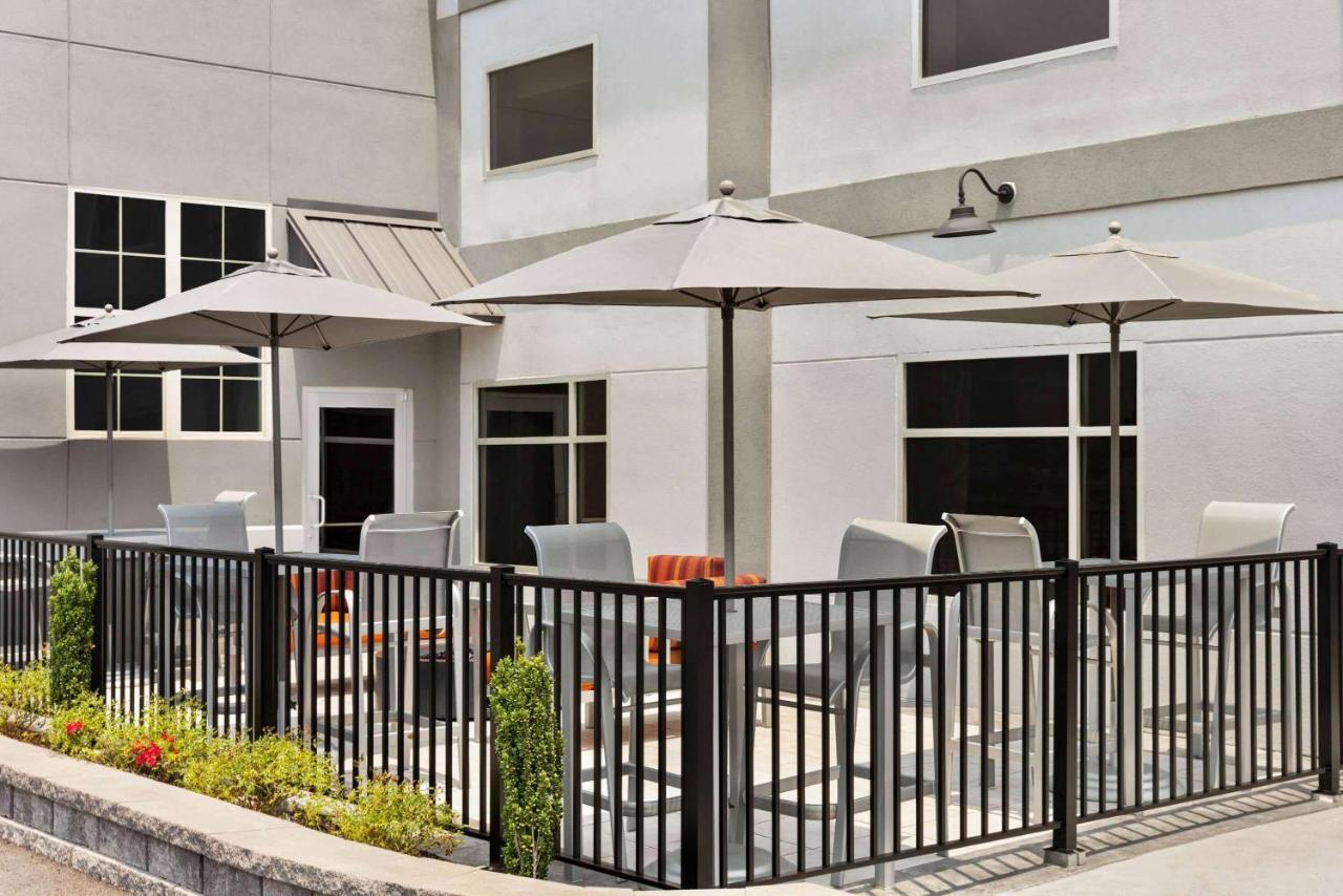 Days Inn & Suites By Wyndham Bowling Green Exterior photo