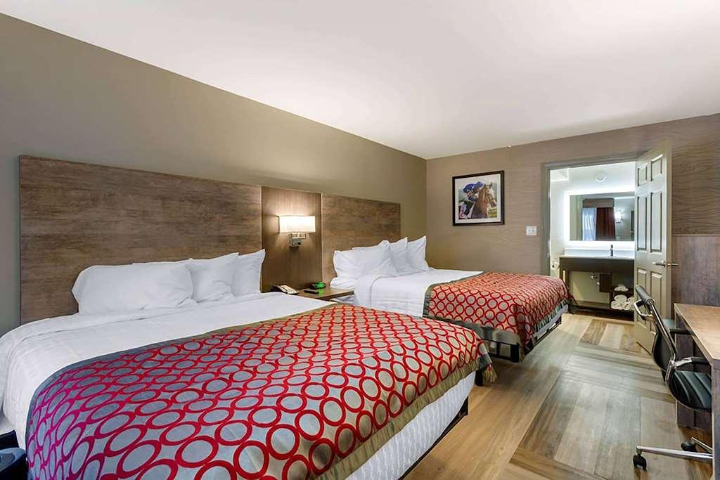 Days Inn & Suites By Wyndham Bowling Green Room photo
